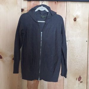 Women’s hooded sweatshirt